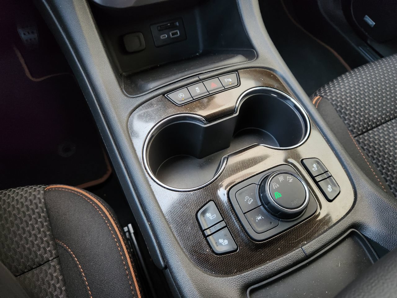 Used 2023 GMC Acadia AT4 AWD/4WD image 17