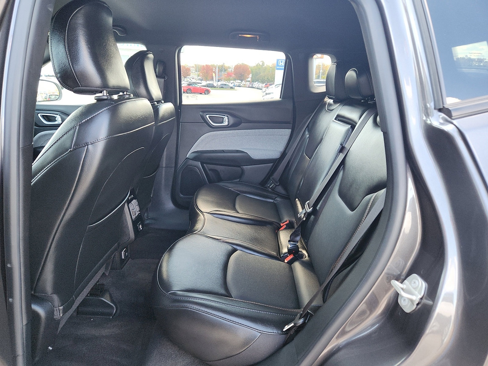 Used 2023 Jeep Compass Latitude image 6