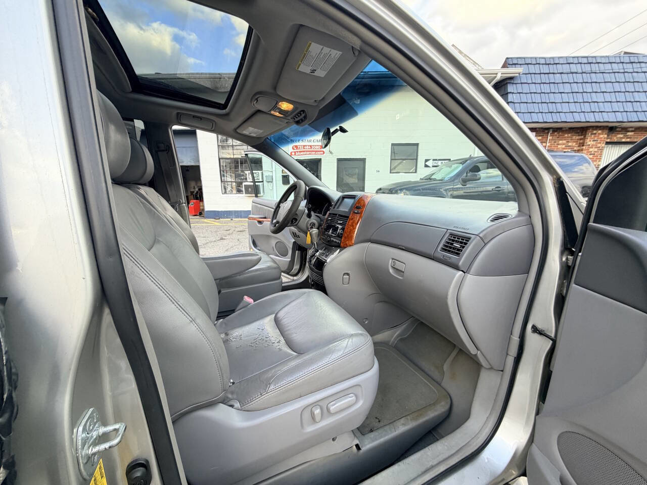 Used 2010 Toyota Sienna XLE Limited image 46