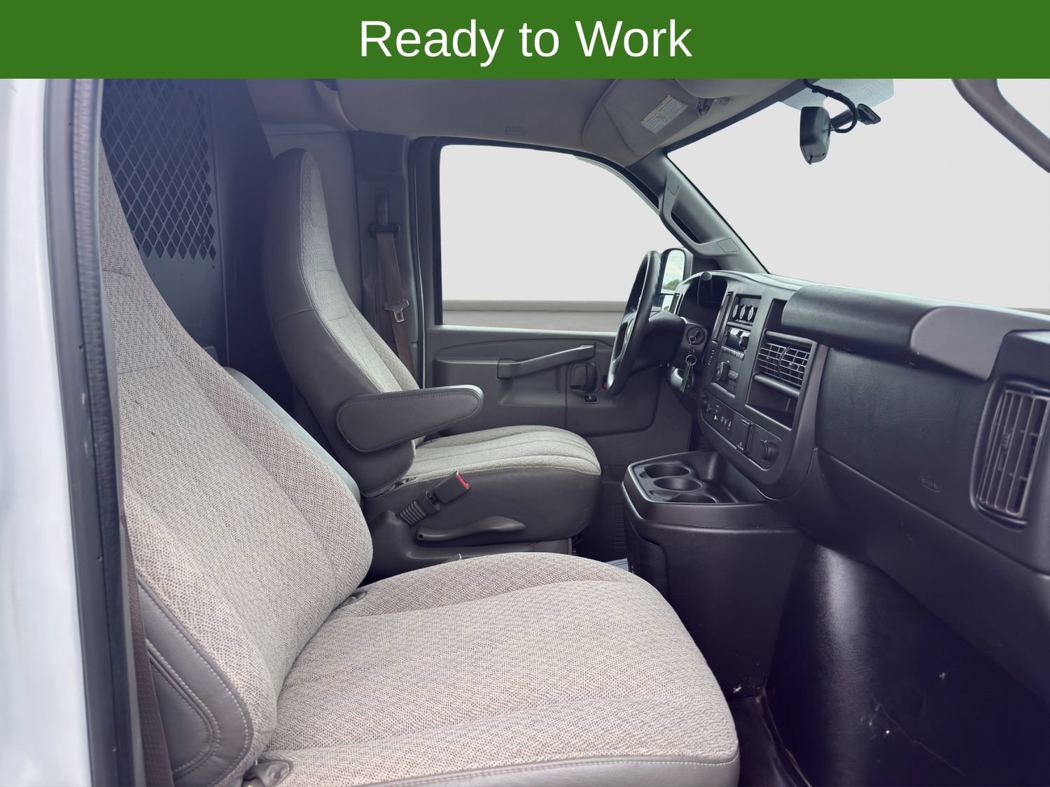 Used 2018 Chevrolet Express 2500 w/ Driver Convenience Package RWD image 14