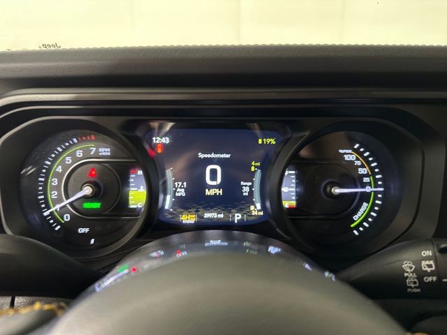 Used 2024 Jeep Wrangler Unlimited Sahara image 17