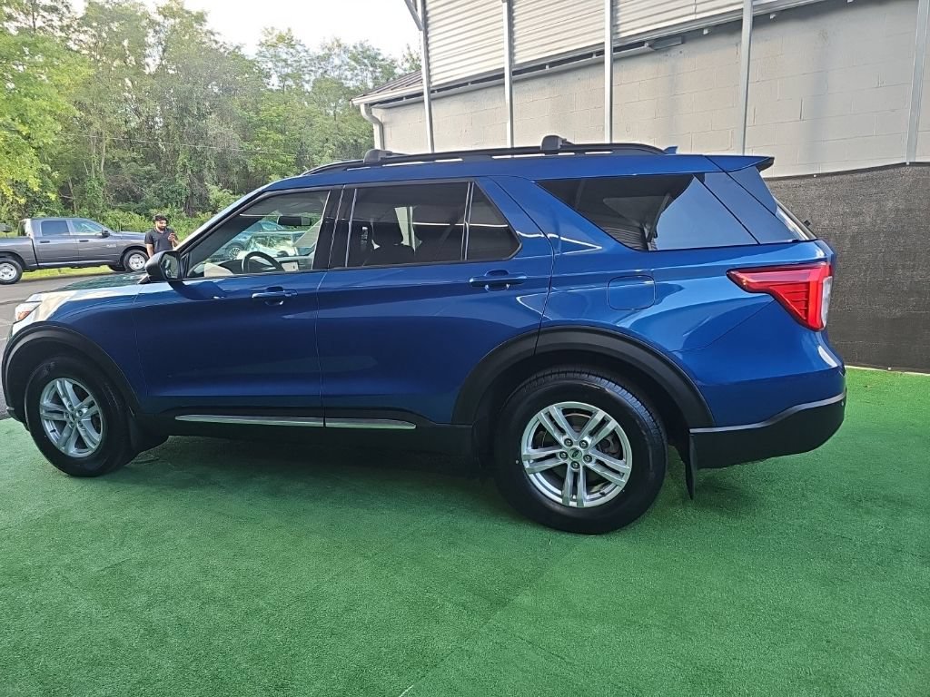 Used 2020 Ford Explorer XLT w/ Equipment Group 202A AWD/4WD image 6