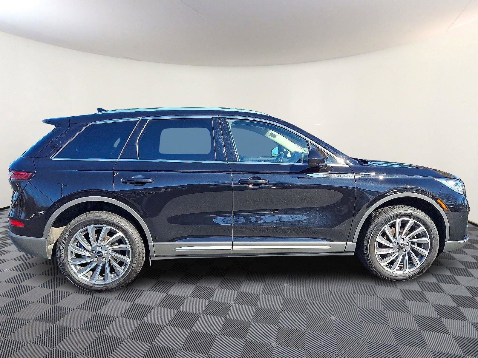 Used 2024 Lincoln Corsair Reserve image 7