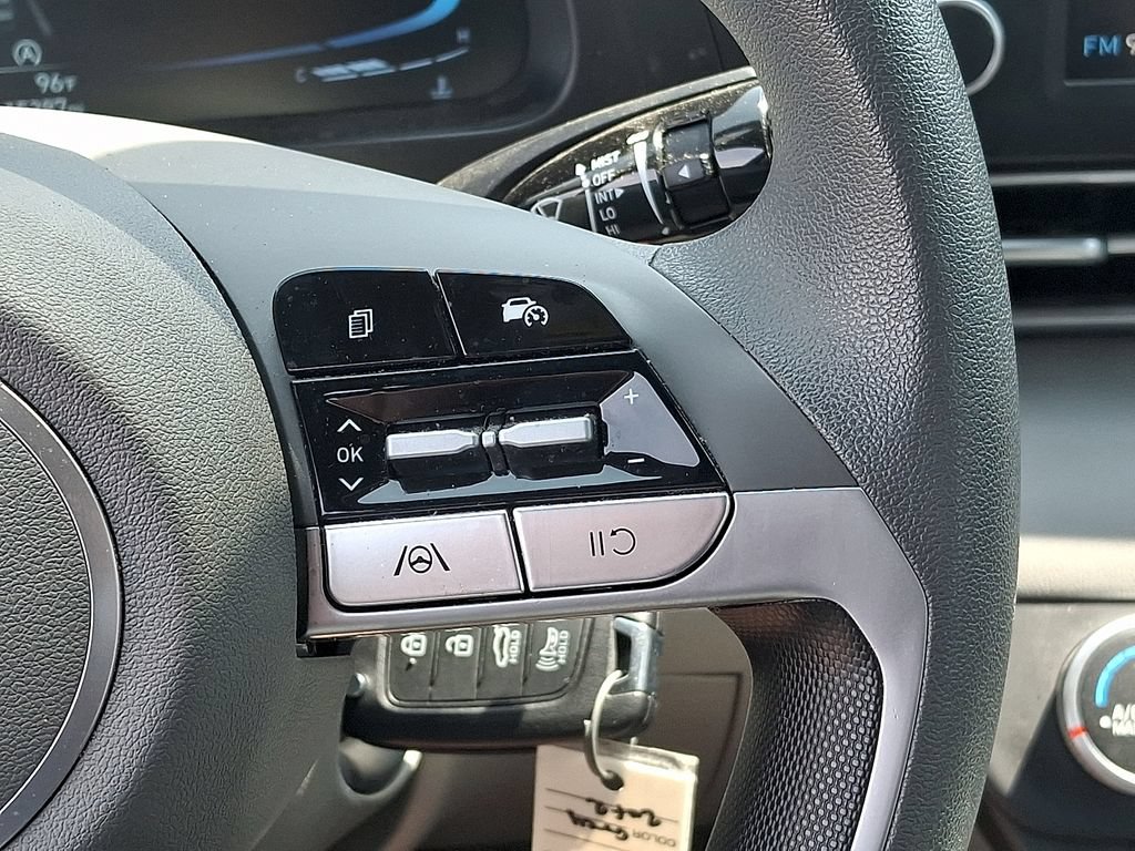 Used 2025 Hyundai Elantra SE FWD image 22