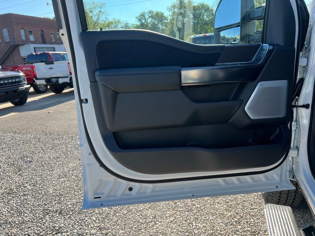 New 2026 Ford F350 Platinum w/ FX4 Off-Road Package image 12