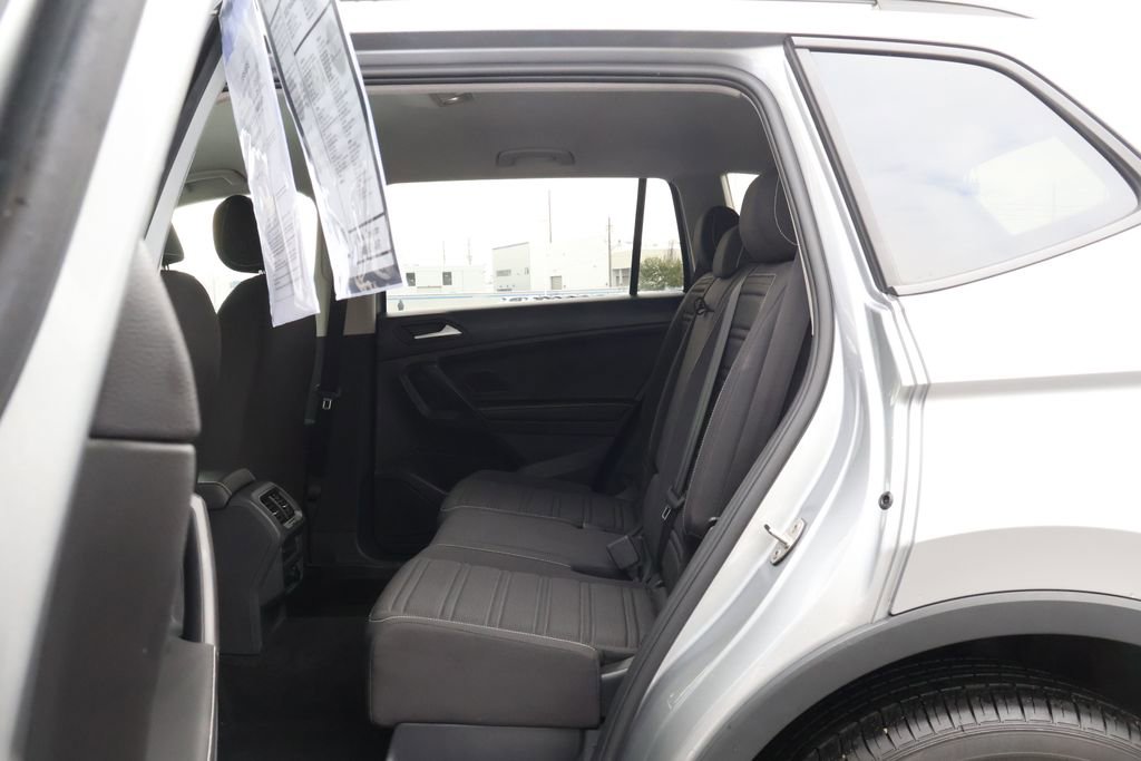Used 2022 Volkswagen Tiguan S image 41