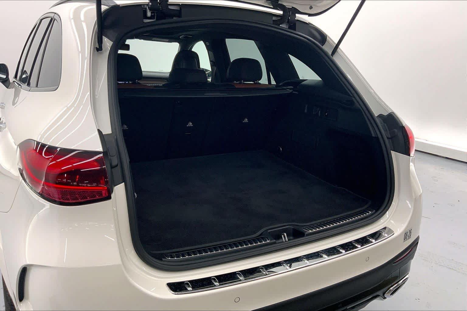 Used 2023 Mercedes-Benz GLC 300 4MATIC image 15