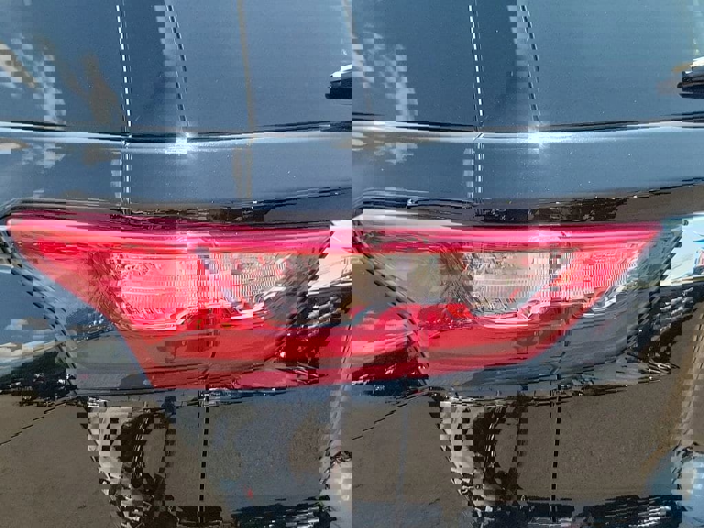 Used 2021 Chevrolet Traverse LS w/ LPO, Floor Liner Package image 32