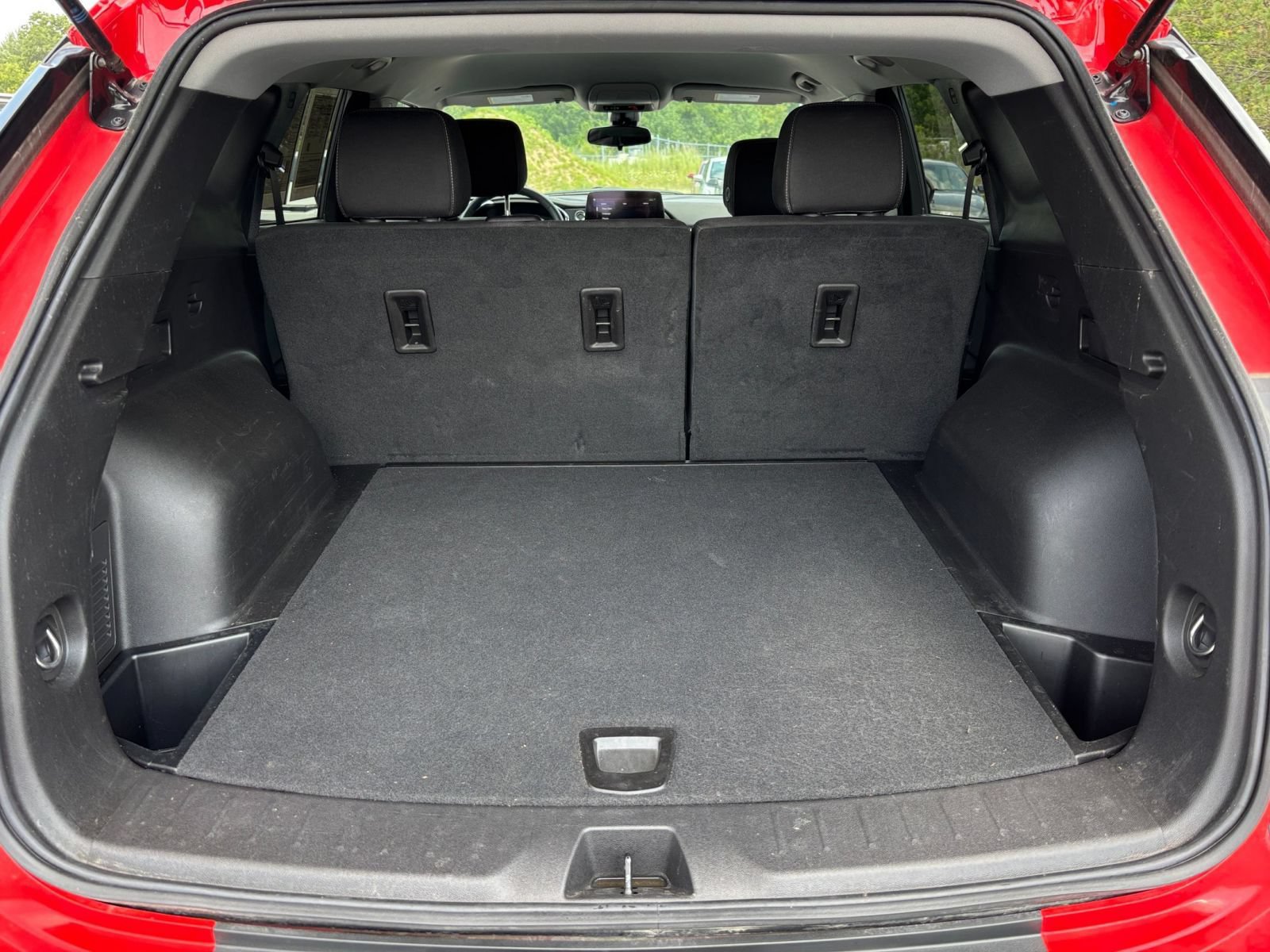 Used 2025 Chevrolet Blazer LT FWD image 32