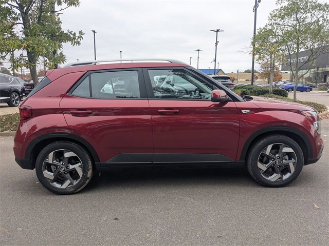 Used 2024 Hyundai Venue SEL image 6