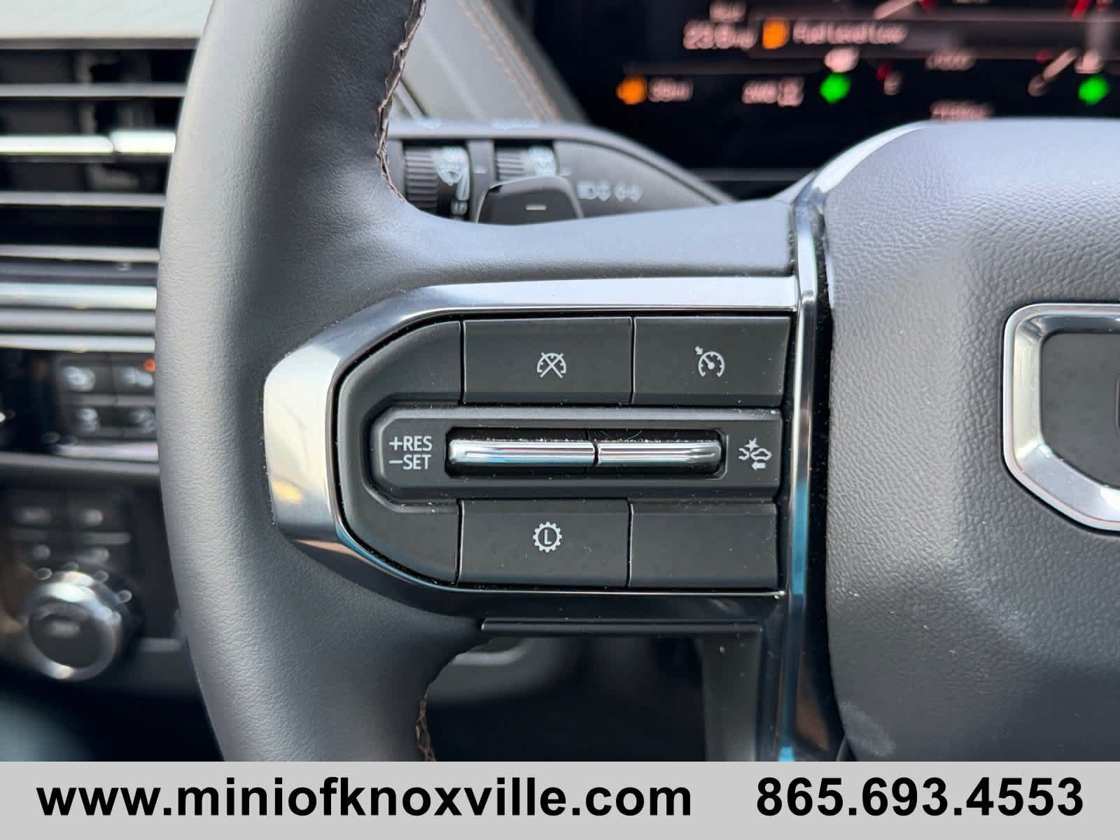 Used 2026 GMC Yukon XL AT4 AWD/4WD image 26