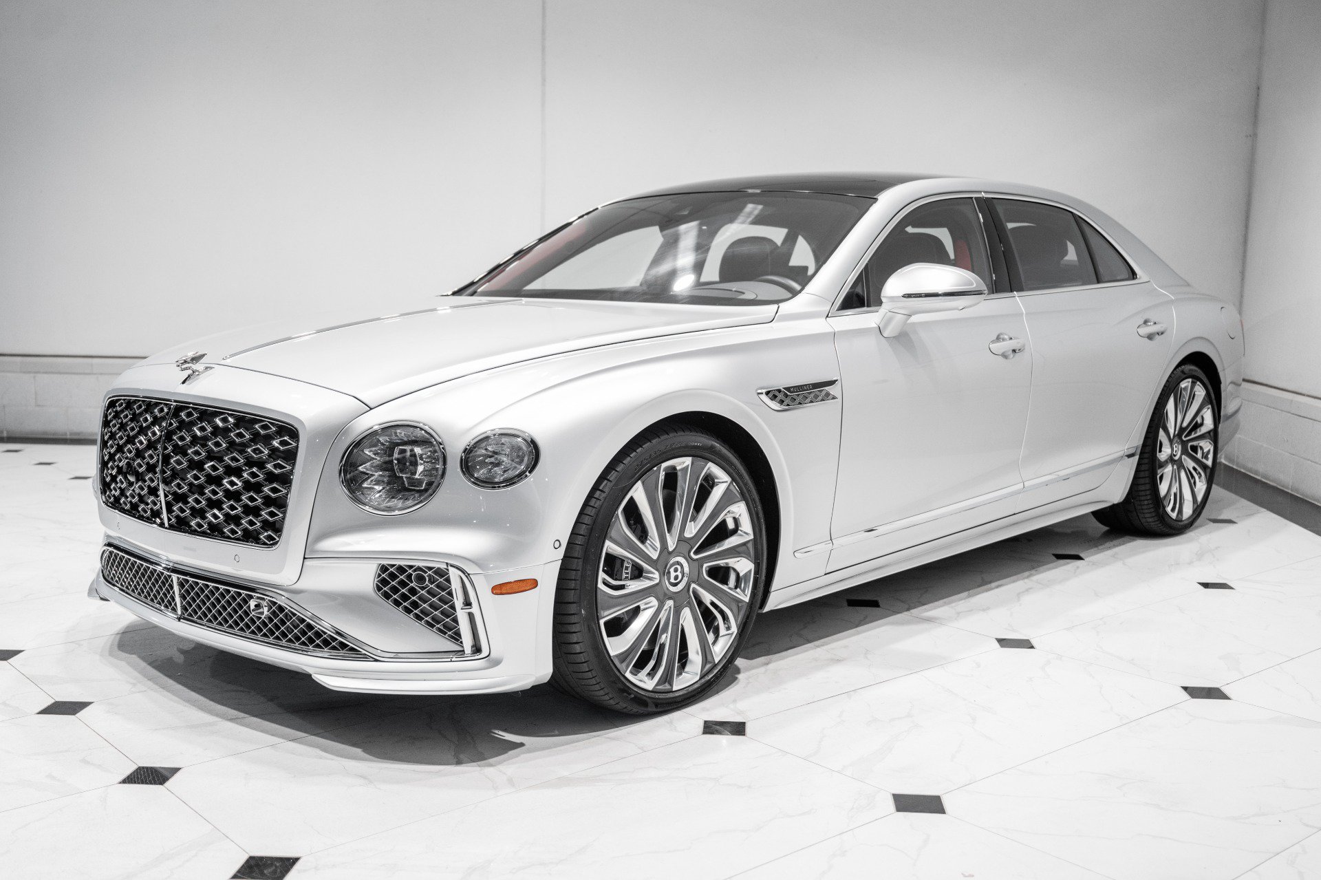 Used 2025 Bentley Flying Spur Plug-In Hybrid AWD/4WD image 9