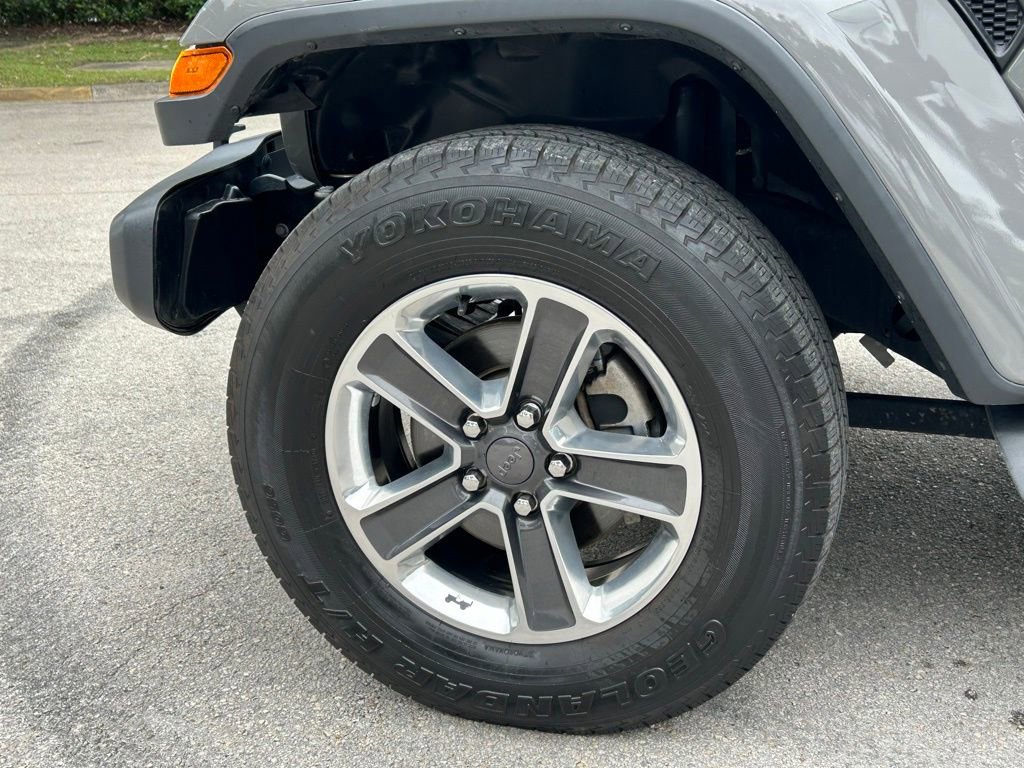 Certified 2018 Jeep Wrangler Unlimited Sahara image 25