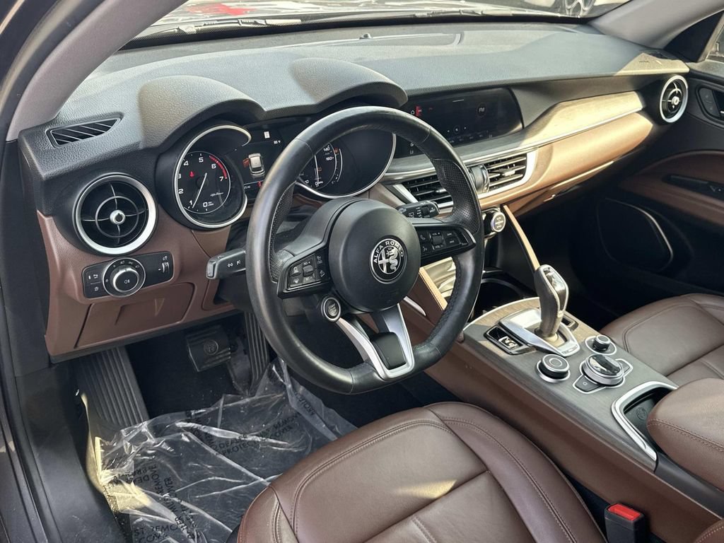 Used 2021 Alfa Romeo Stelvio Ti w/ Nero Edizione AWD/4WD image 2