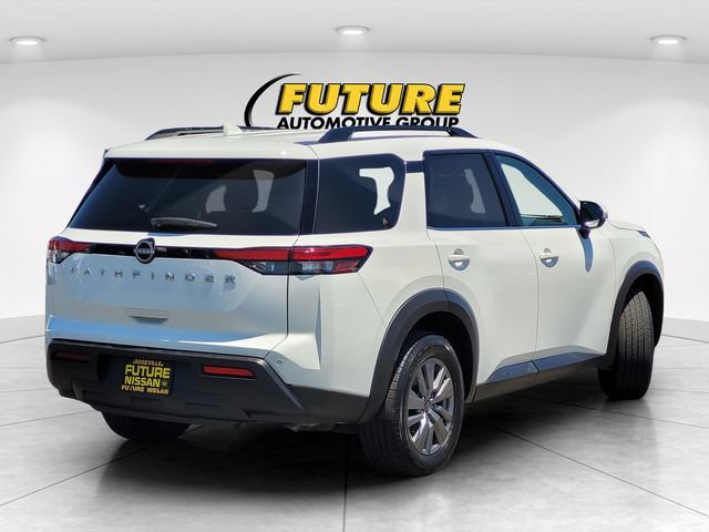 Certified 2025 Nissan Pathfinder SV FWD image 4