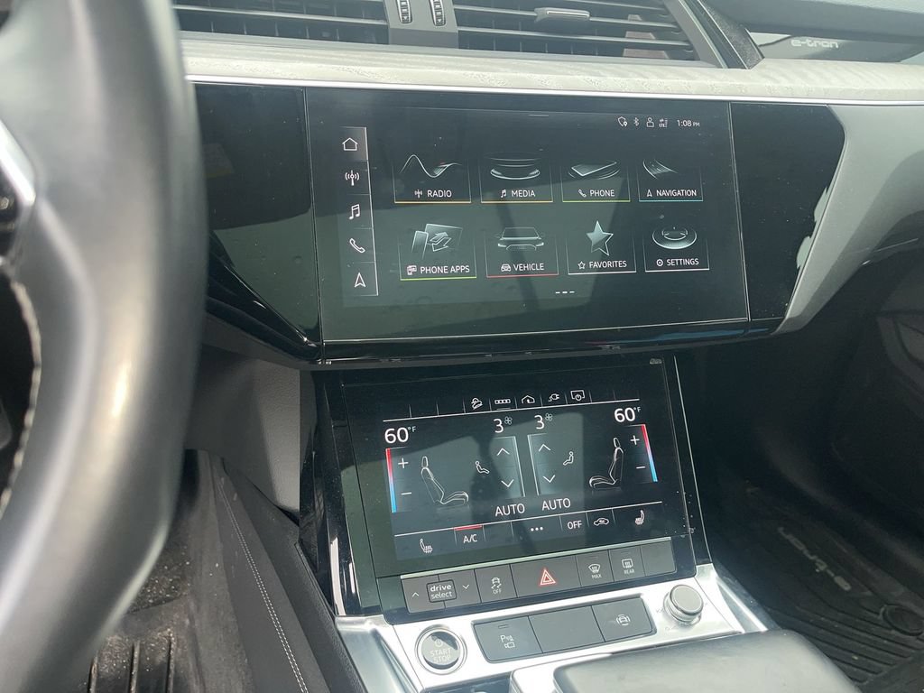Used 2022 Audi e-tron Premium AWD/4WD image 15
