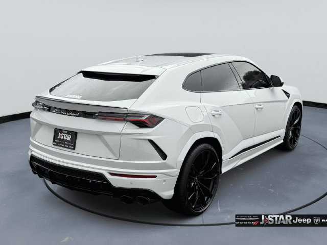 Used 2022 Lamborghini Urus AWD/4WD image 4