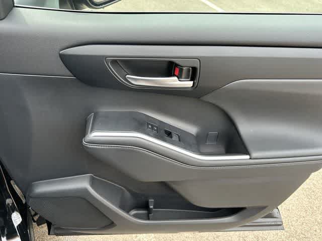 New 2024 Toyota Highlander XLE AWD/4WD image 23
