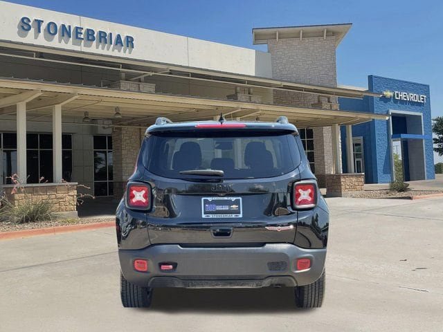 Used 2023 Jeep Renegade Trailhawk AWD/4WD image 6