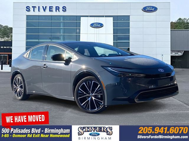 Used 2025 Toyota Prius XLE image 1