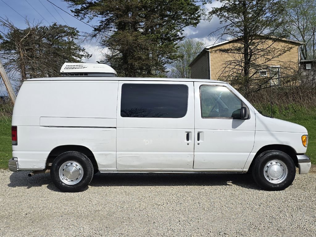Used 2002 Ford E-150 and Econoline 150 RWD image 8
