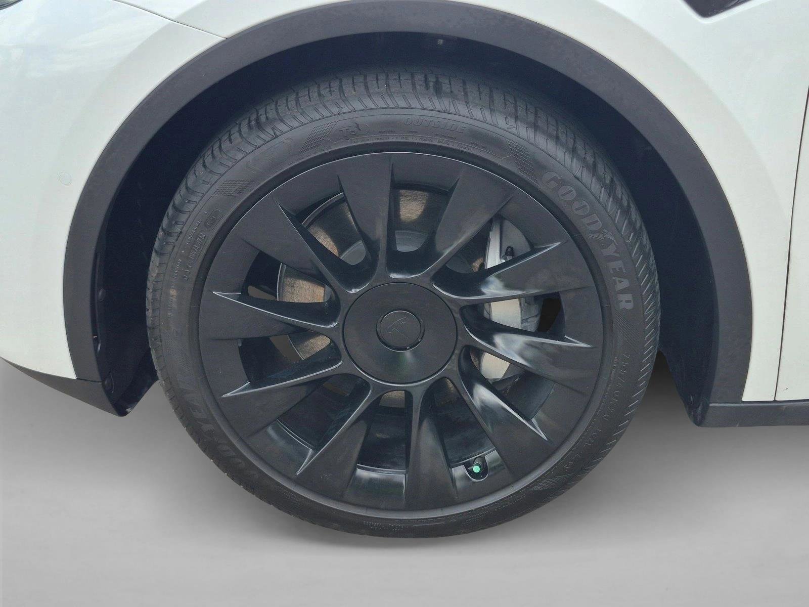 Used 2021 Tesla Model Y Long Range AWD/4WD image 22