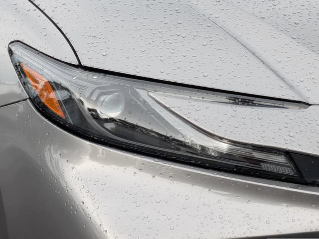 Used 2025 Toyota Camry SE w/ Multimedia Upgrade Package FWD image 9