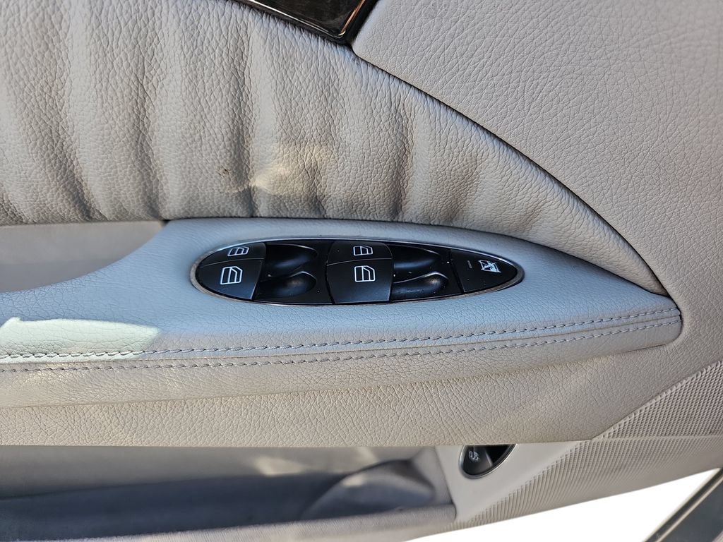 Used 2005 Mercedes-Benz E 320 Sedan image 26