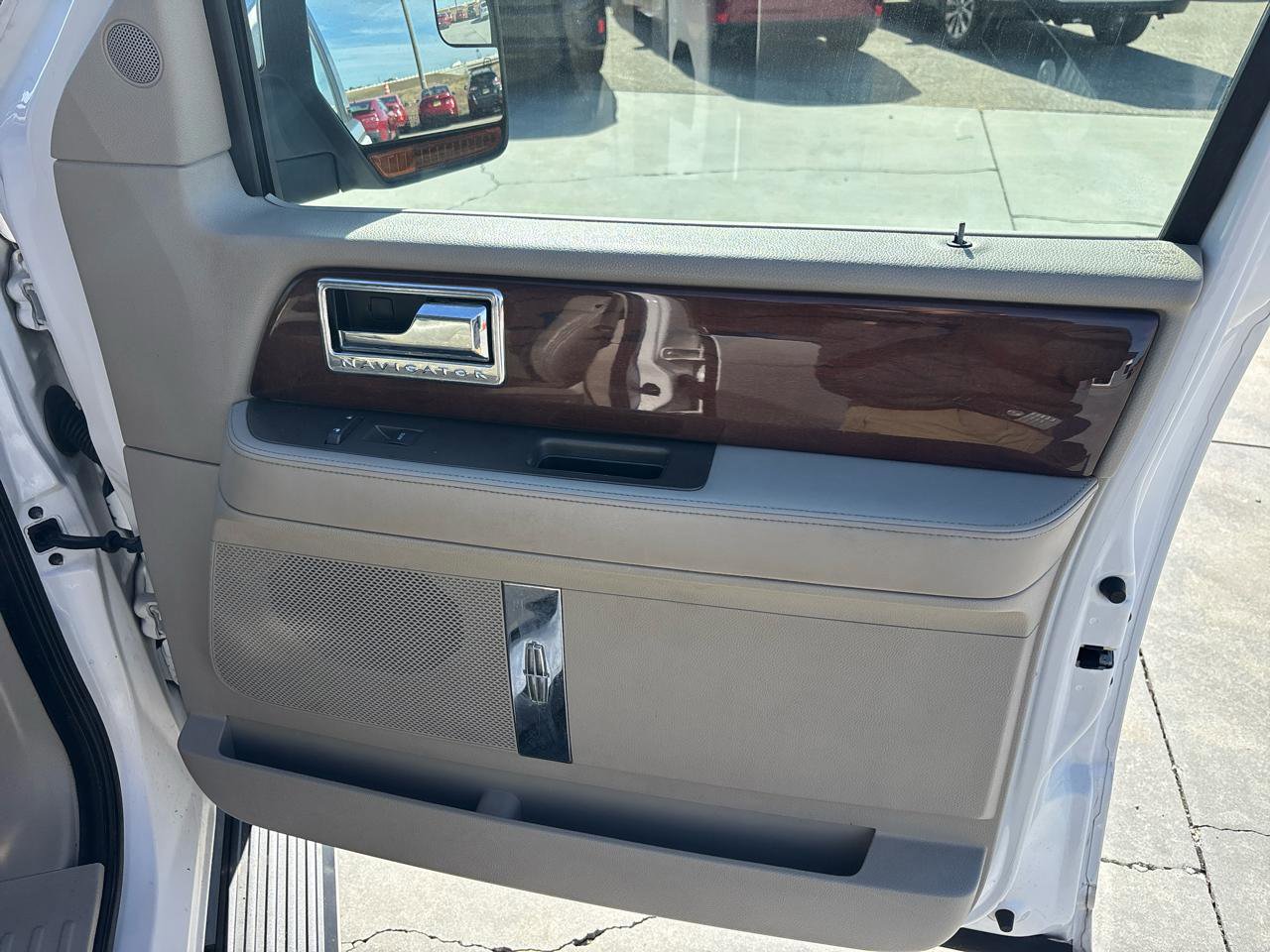 Used 2013 Lincoln Navigator 2WD w/ HD Trailer Tow Pkg image 28