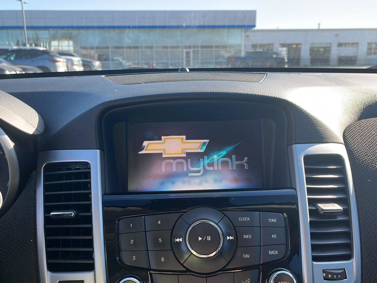 Used 2016 Chevrolet Cruze LT image 16