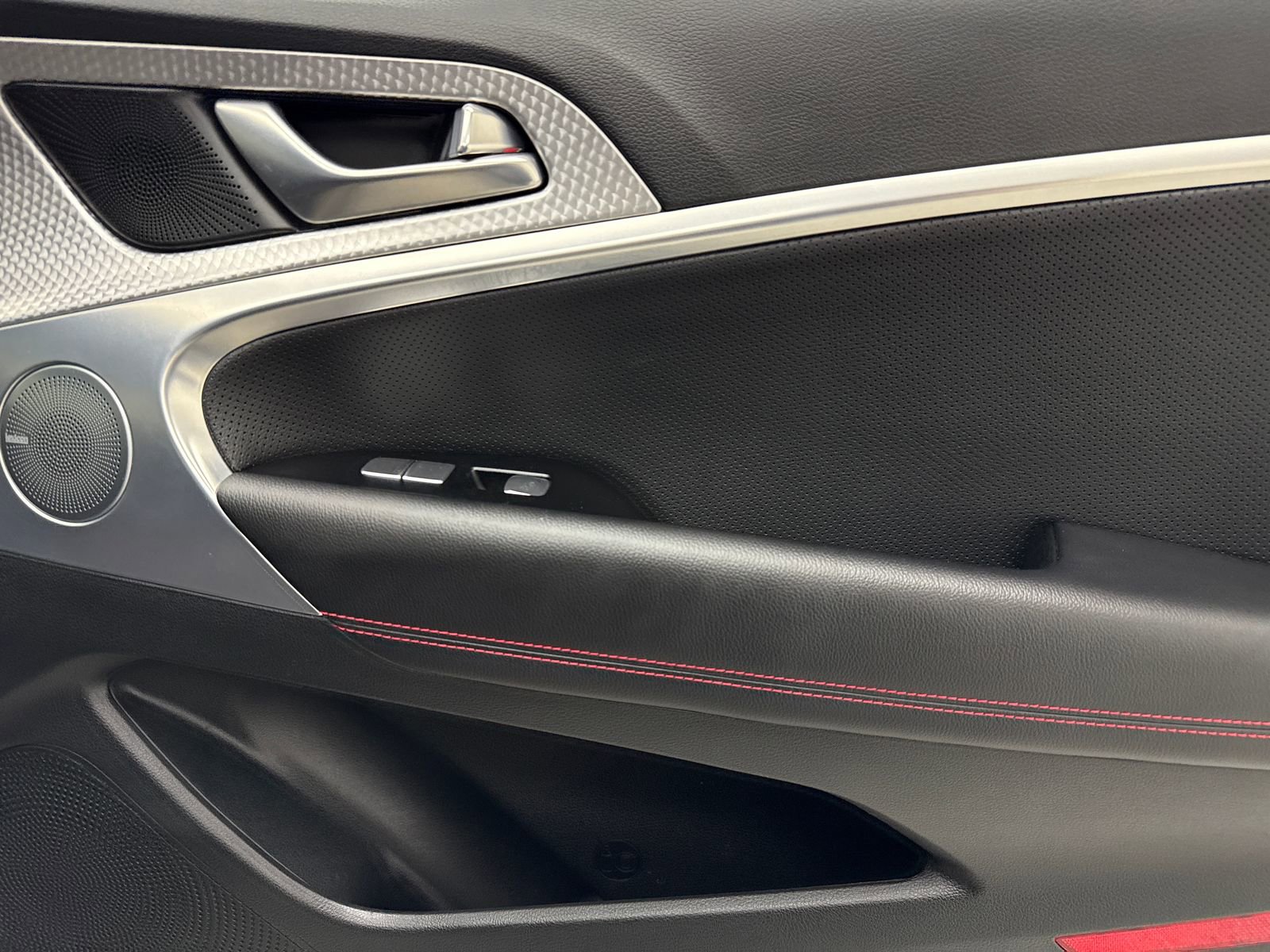 Used 2023 Genesis G70 2.0T w/ Sport Prestige Package image 45