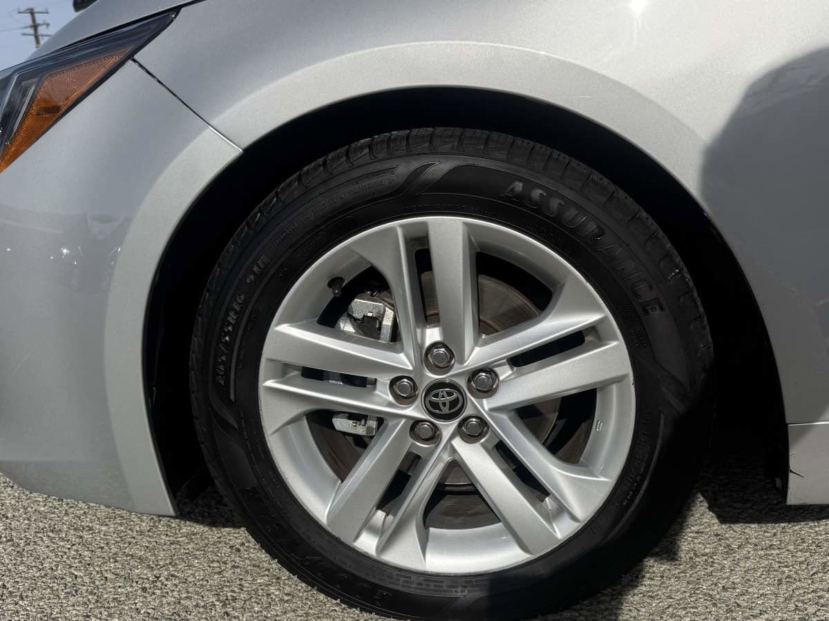 Used 2020 Toyota Corolla SE w/ Carpet Mat Package image 3