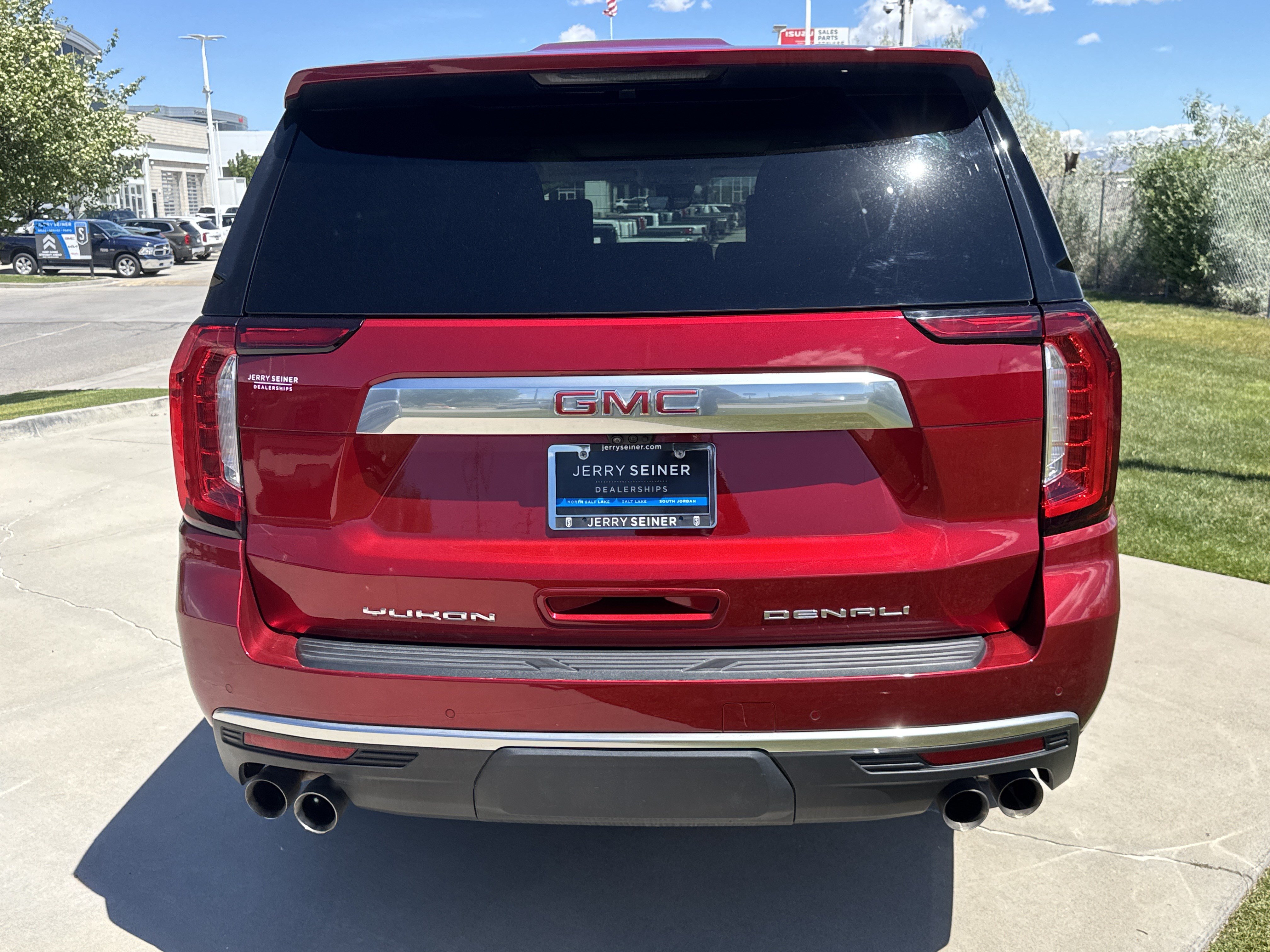 Certified 2024 GMC Yukon XL Denali w/ Advanced Technology Package AWD/4WD image 4