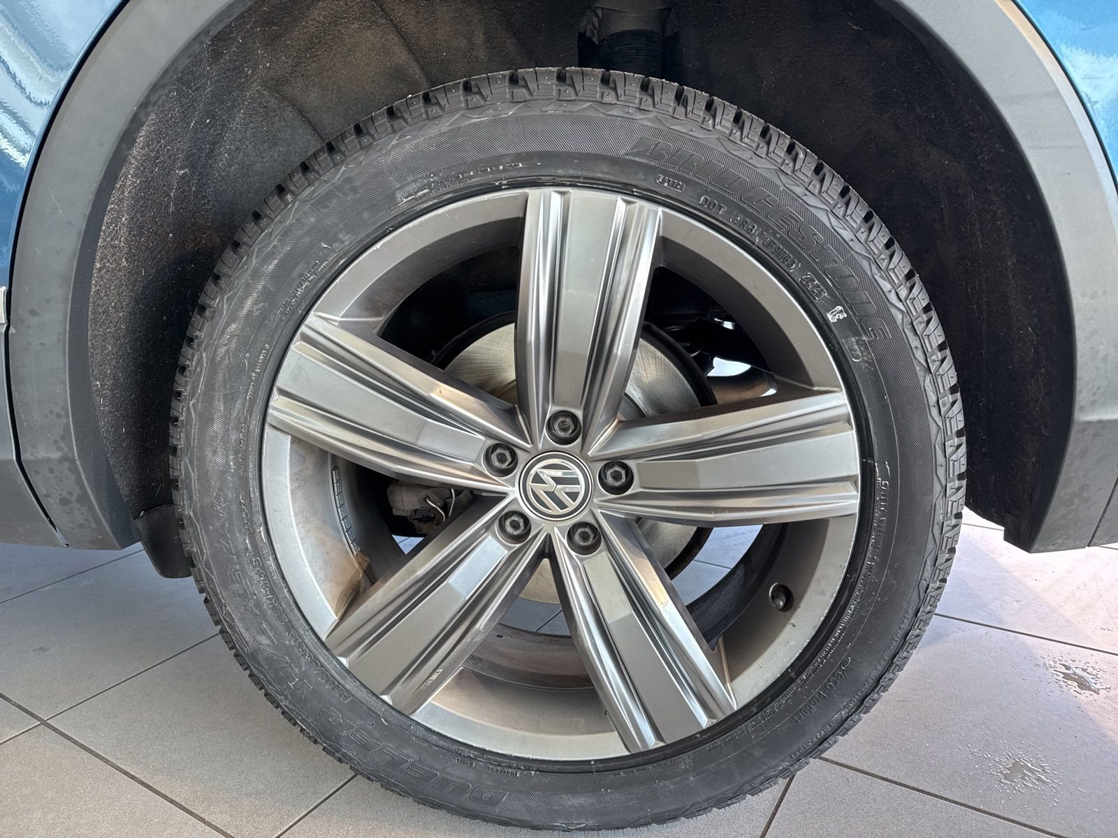 Used 2020 Volkswagen Tiguan SEL w/ 3rd Row Seat Package image 11