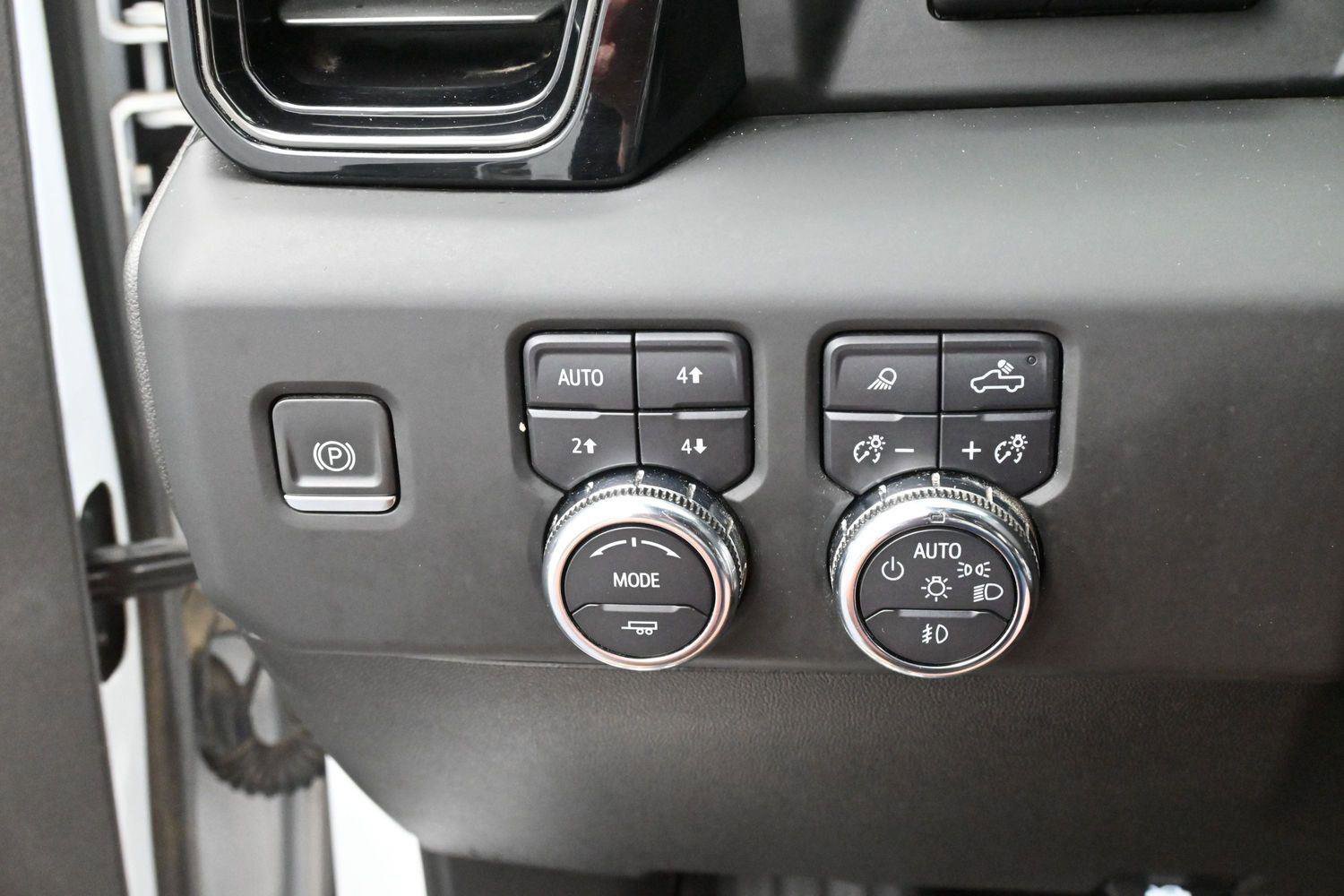 Used 2024 GMC Sierra 2500 AT4 w/ AT4 Premium Plus Package AWD/4WD image 21