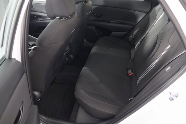 Used 2025 Hyundai Elantra Sport FWD image 19