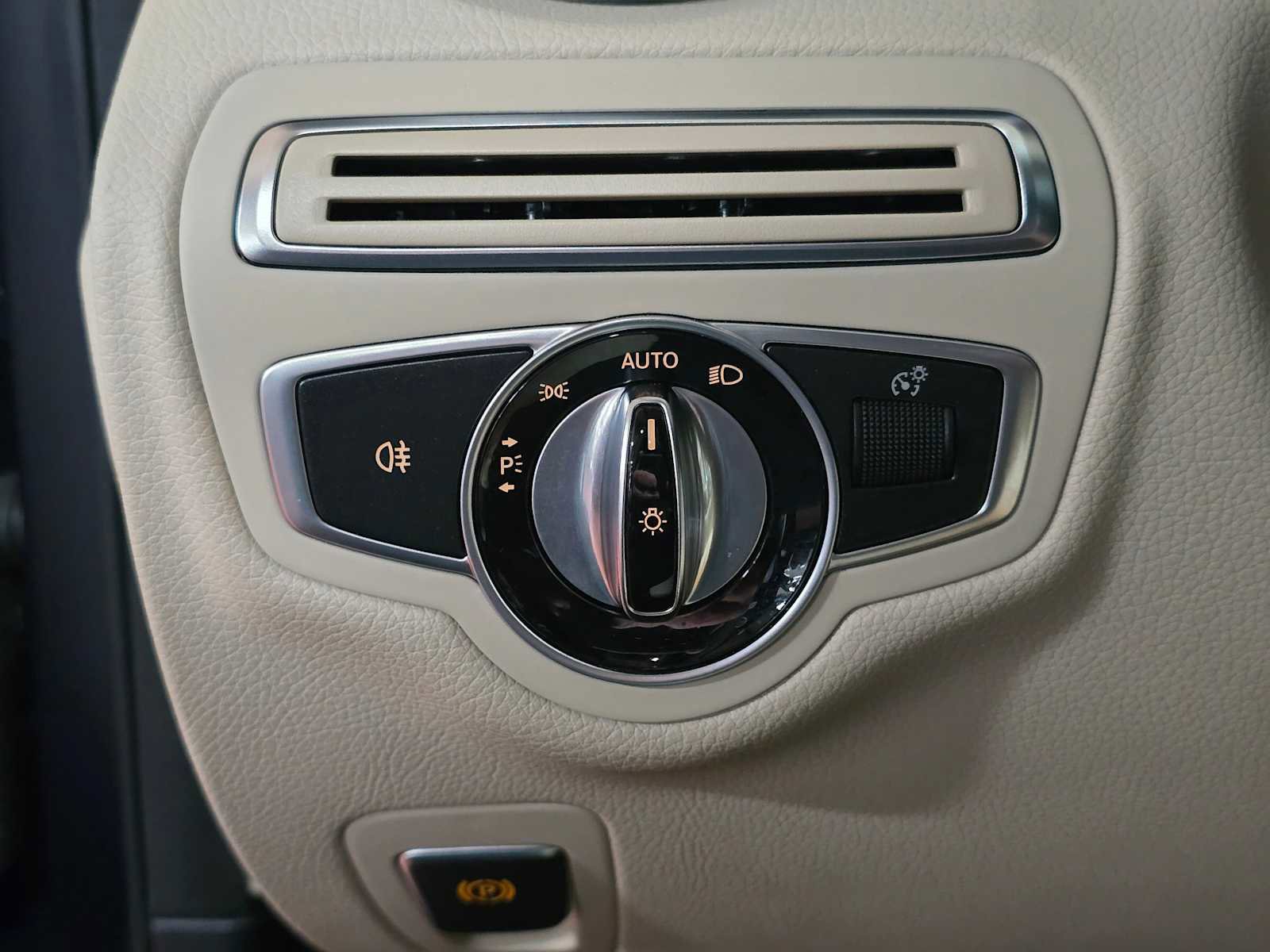 Used 2017 Mercedes-Benz C 300 Sedan image 26