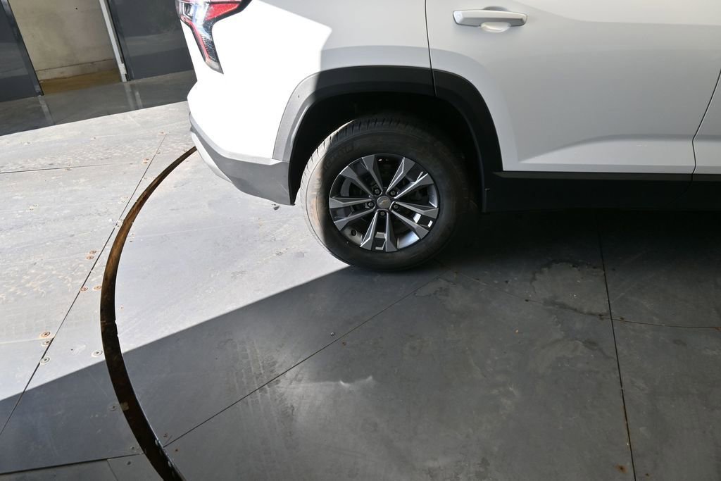 Used 2025 Chevrolet Equinox LT AWD/4WD image 20