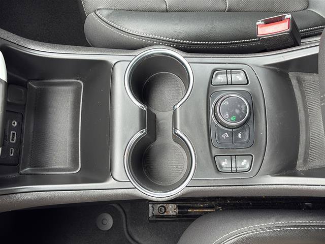 Used 2023 GMC Terrain SLT w/ Infotainment Package II AWD/4WD image 24