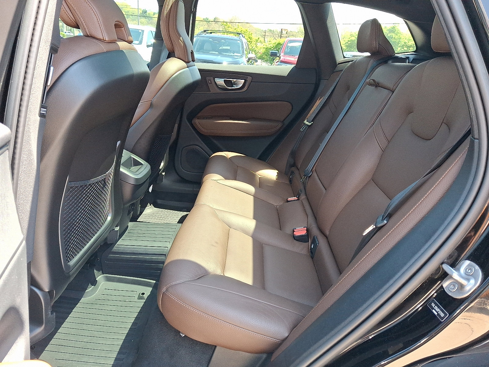 Used 2023 Volvo XC60 B5 Plus w/ Climate Package AWD/4WD image 11