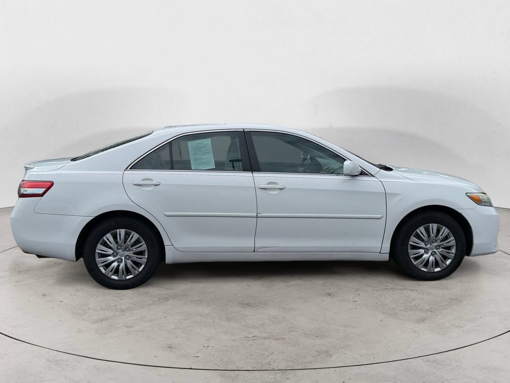 Used 2011 Toyota Camry LE FWD image 6