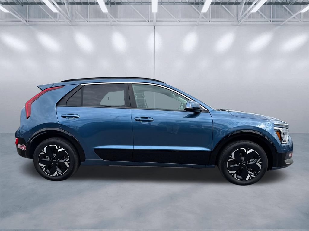 Used 2024 Kia Niro Wind FWD image 3