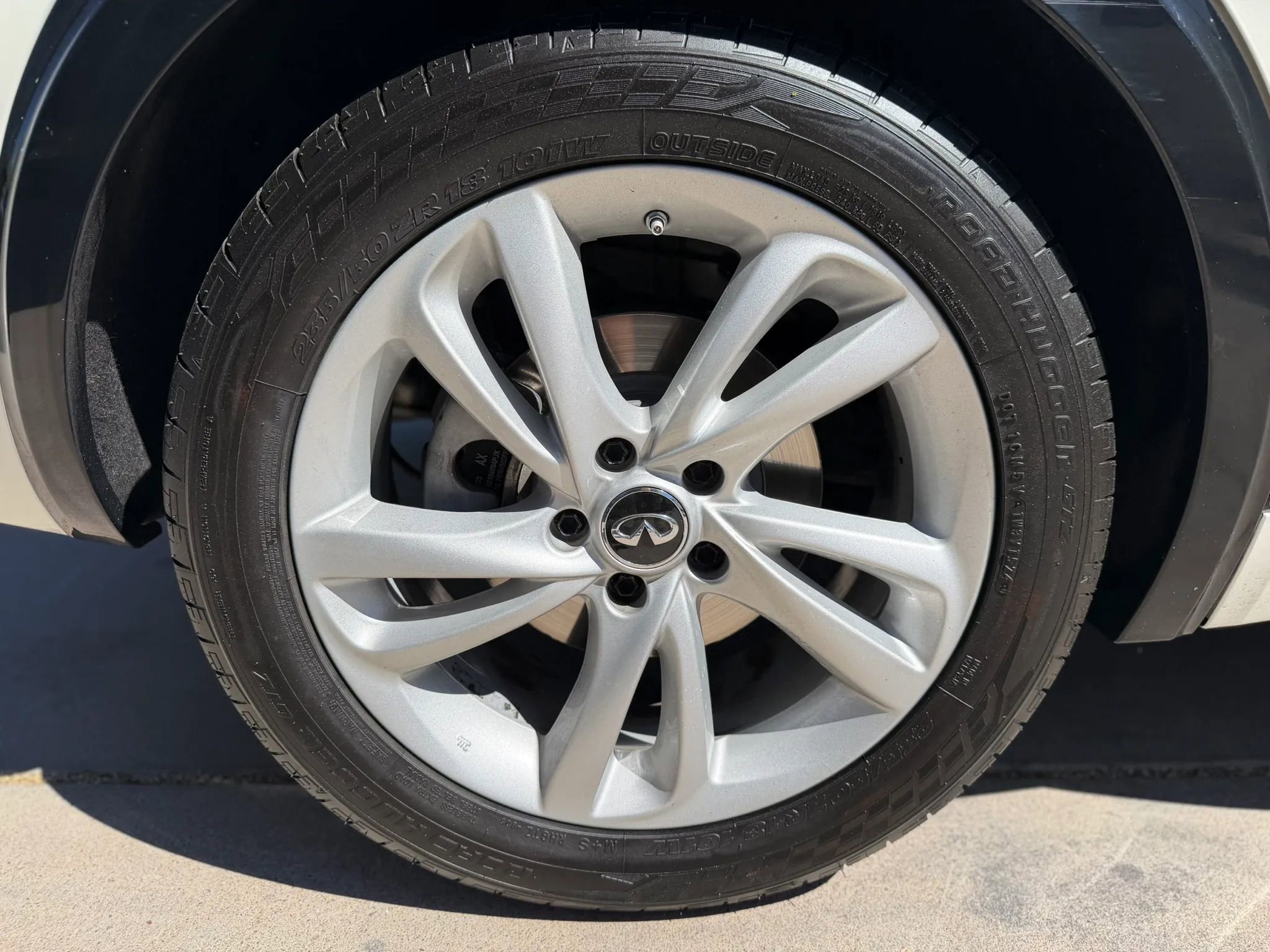 Used 2018 INFINITI QX30 image 25