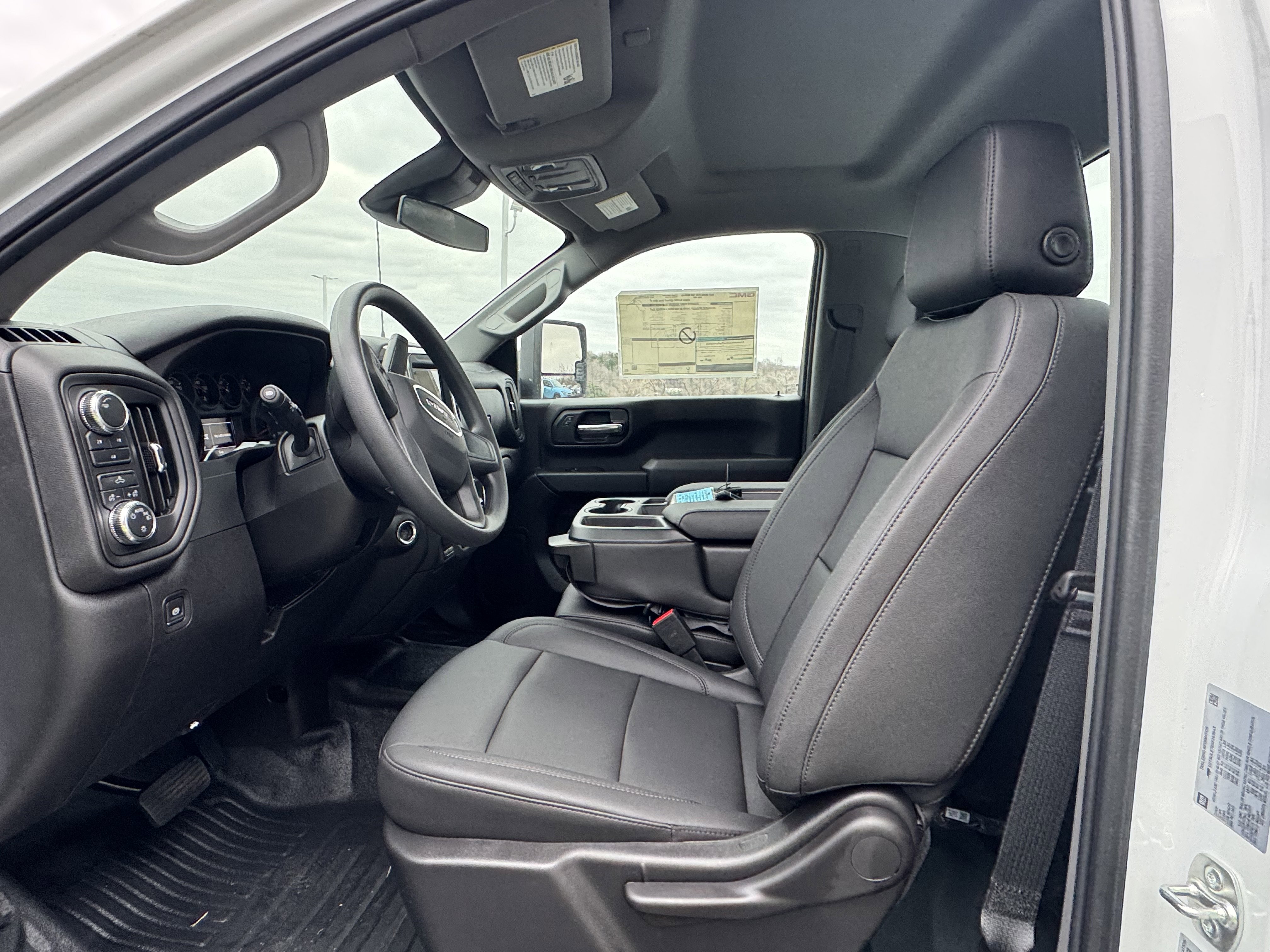 New 2025 GMC Sierra 2500 Pro image 7