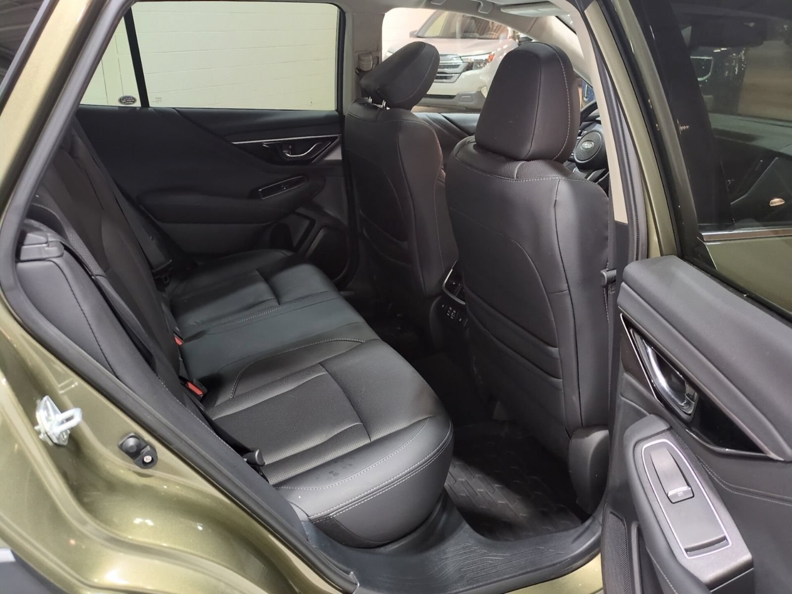 Certified 2023 Subaru Outback Touring AWD/4WD image 11