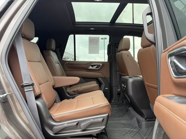 Used 2021 Chevrolet Tahoe High Country w/ Premium Package AWD/4WD image 12