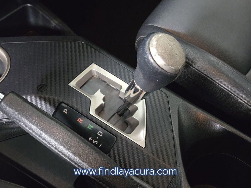 Used 2015 Toyota RAV4 Limited image 23