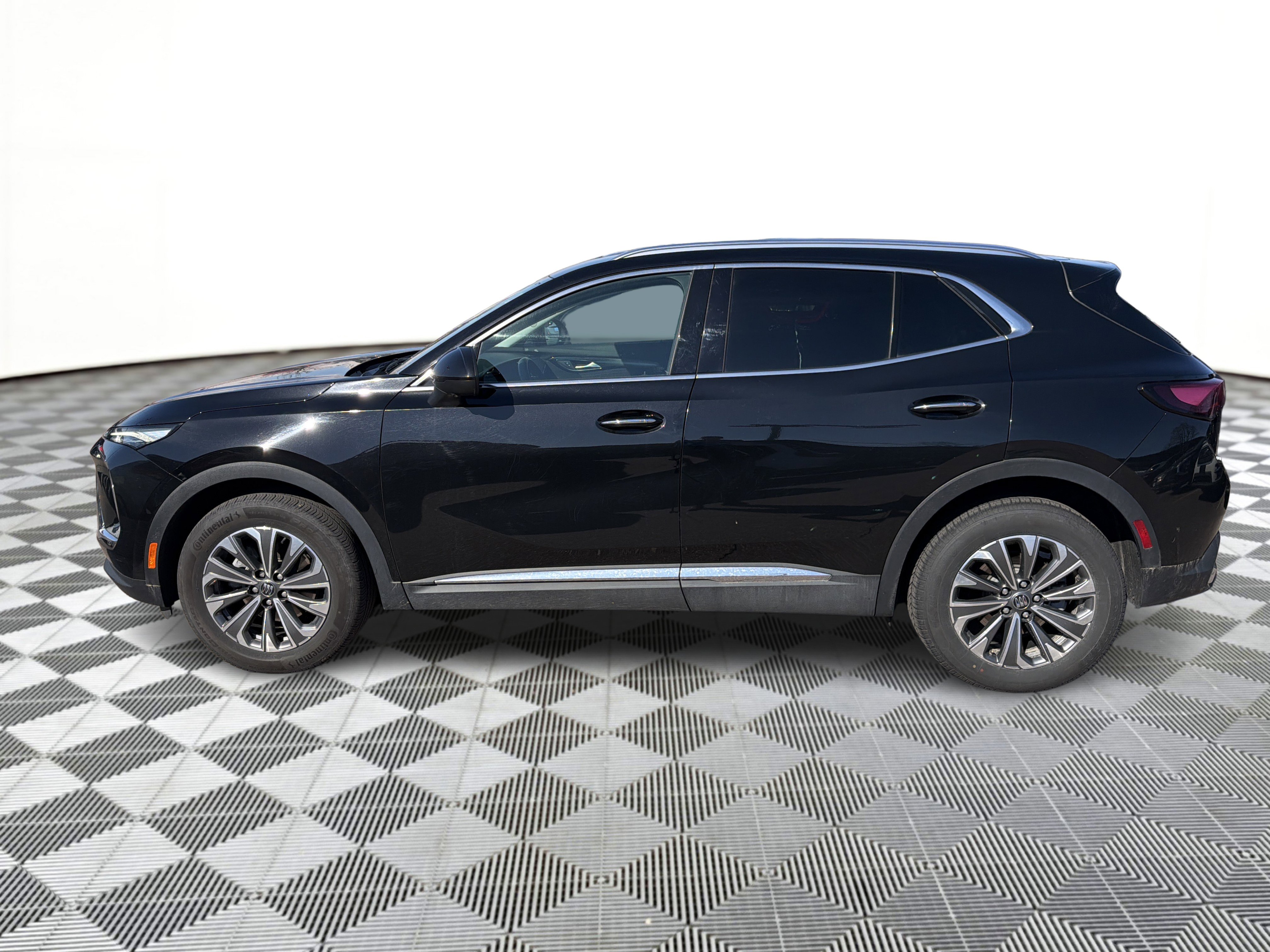 Used 2024 Buick Envision Preferred image 2