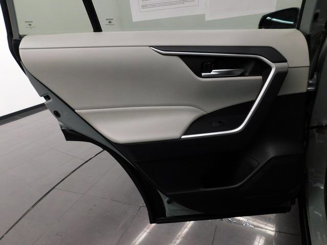 Used 2021 Toyota RAV4 XLE Premium image 22