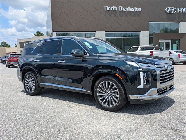 Used 2025 Hyundai Palisade Calligraphy image 2